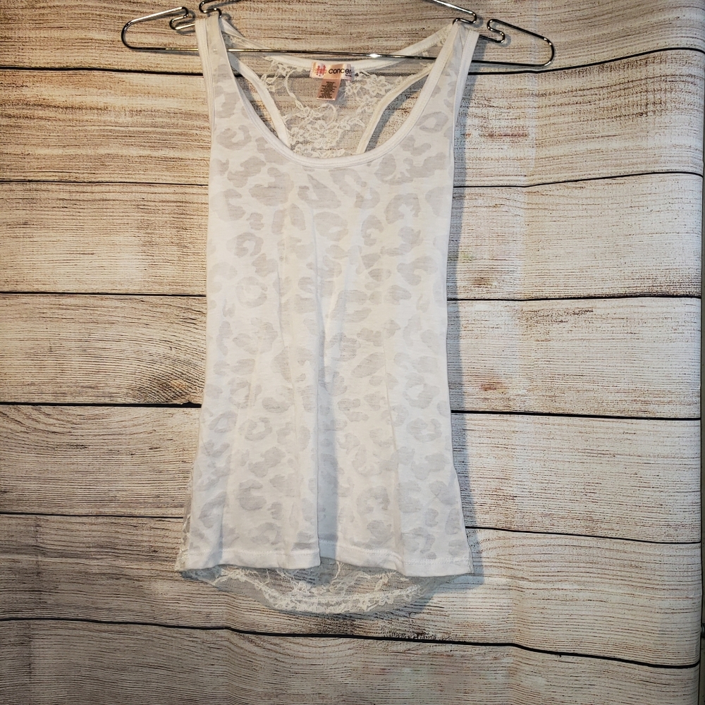 ✔️🦄👕 White concert tanktop size M